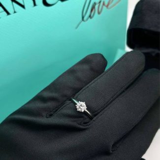 Каблучка в стилі Tiffany з діамантом Gia 0.50ct